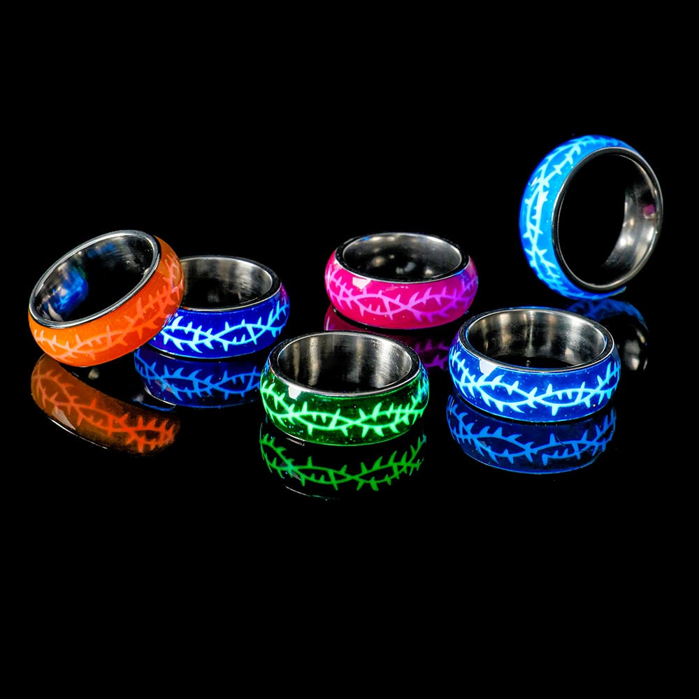 Luminous Crack Ring in Stainless Steel Design